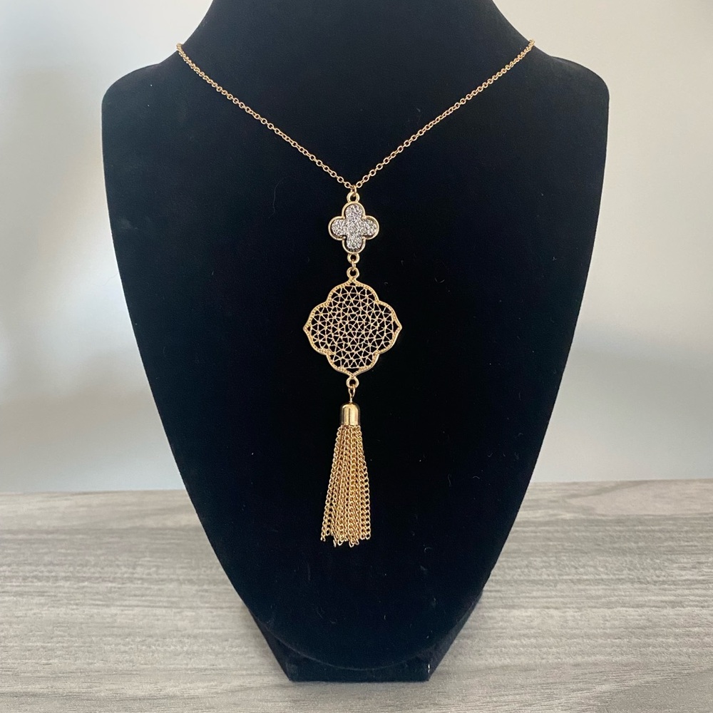 Gold Clover Long Necklace - Picture 2 of 3